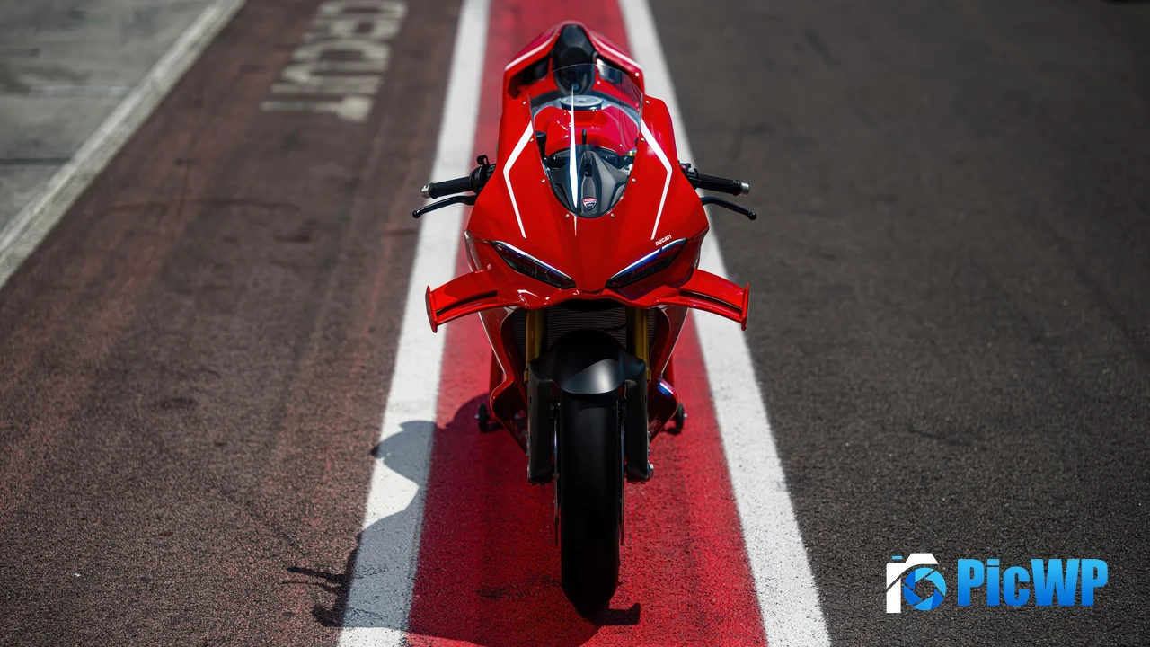 Ducati Panigale V4 R Sports bikes 9K PC Wallpaper