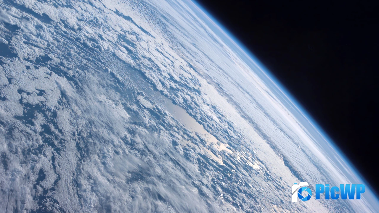 OS X Mountain Lion Earth 4K PC Wallpaper