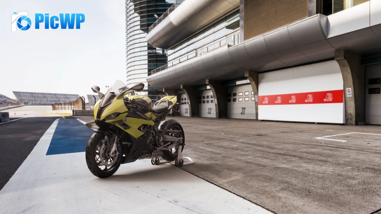 BMW M 1000 RR 2022 4K PC Wallpaper