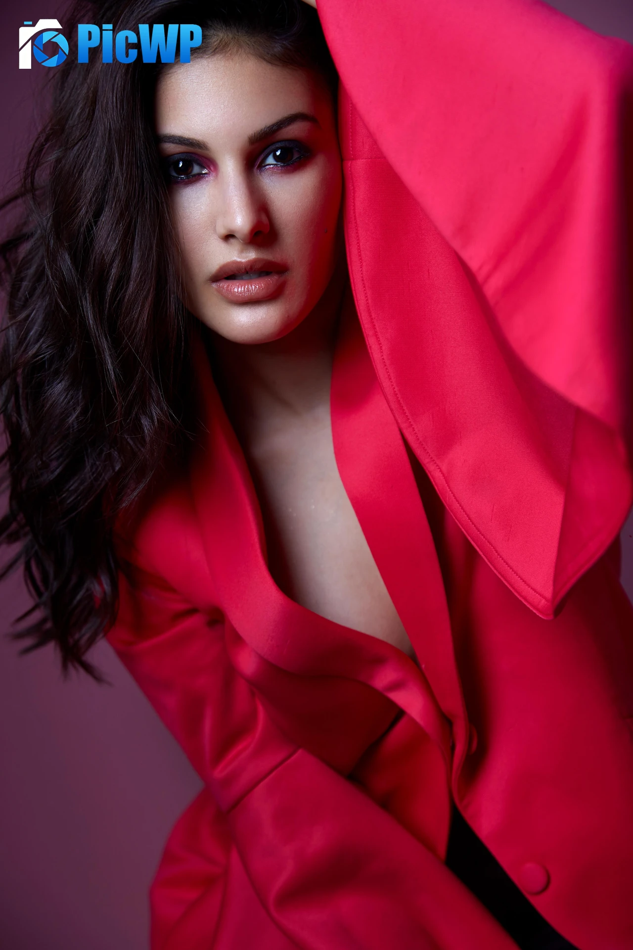 Amyra Dastur iPhone 6K Mobile Wallpaper