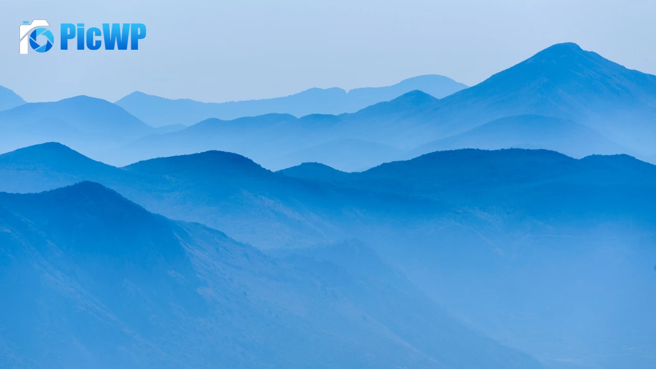 Blue mountains Foggy 4K PC Wallpaper