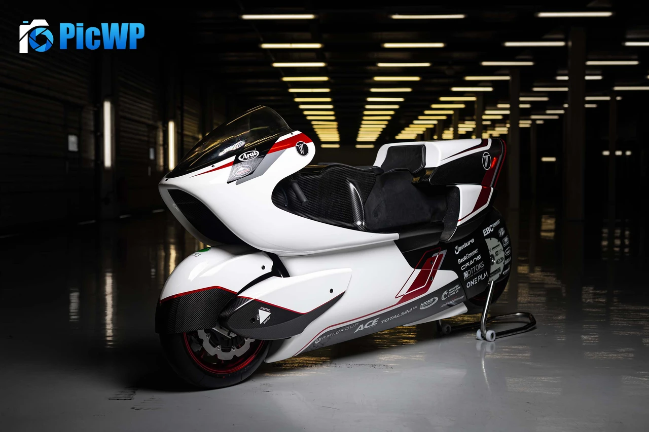 WMC250EV World's Fastest Bikes 3K PC Wallpaper