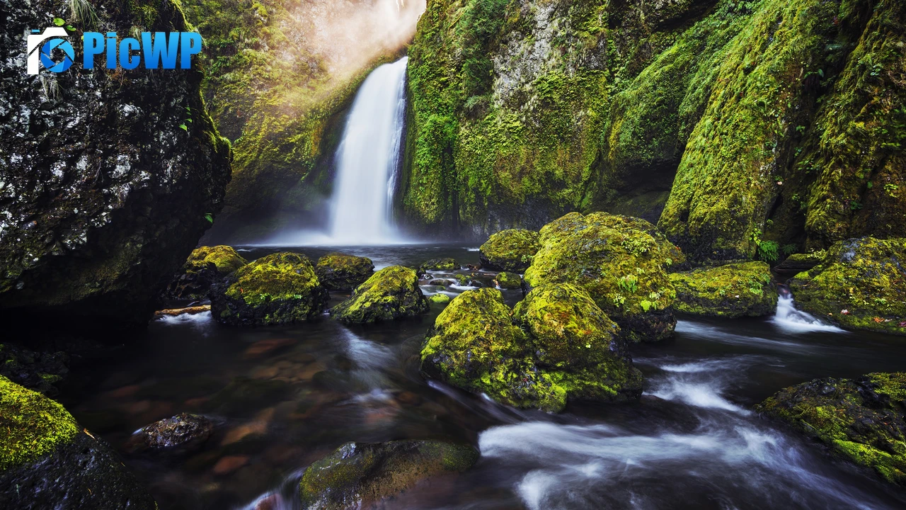 Waterfalls Green Moss 4K PC Wallpaper