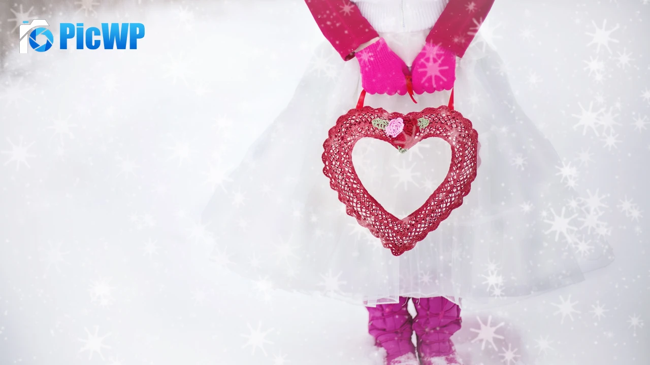 Valentine Girl 4K PC Wallpaper