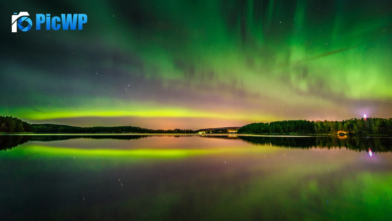 Aurora Borealis Northern Lights 4K PC Wallpaper