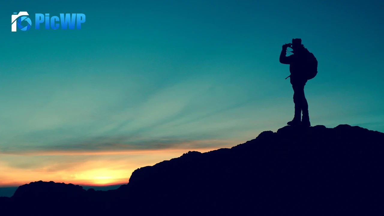 Climber Hiker 4K PC Wallpaper