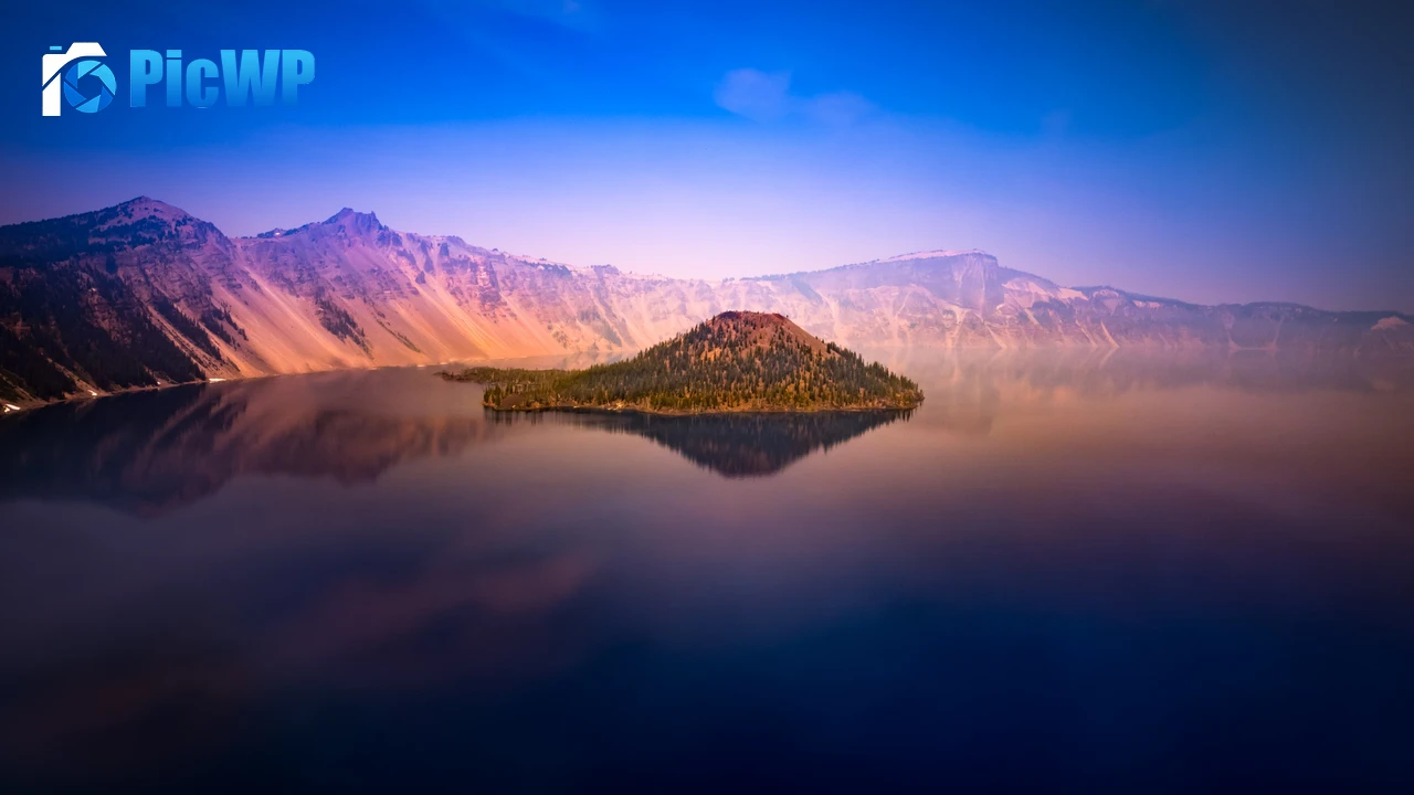 Crater Lake 4K PC Wallpaper