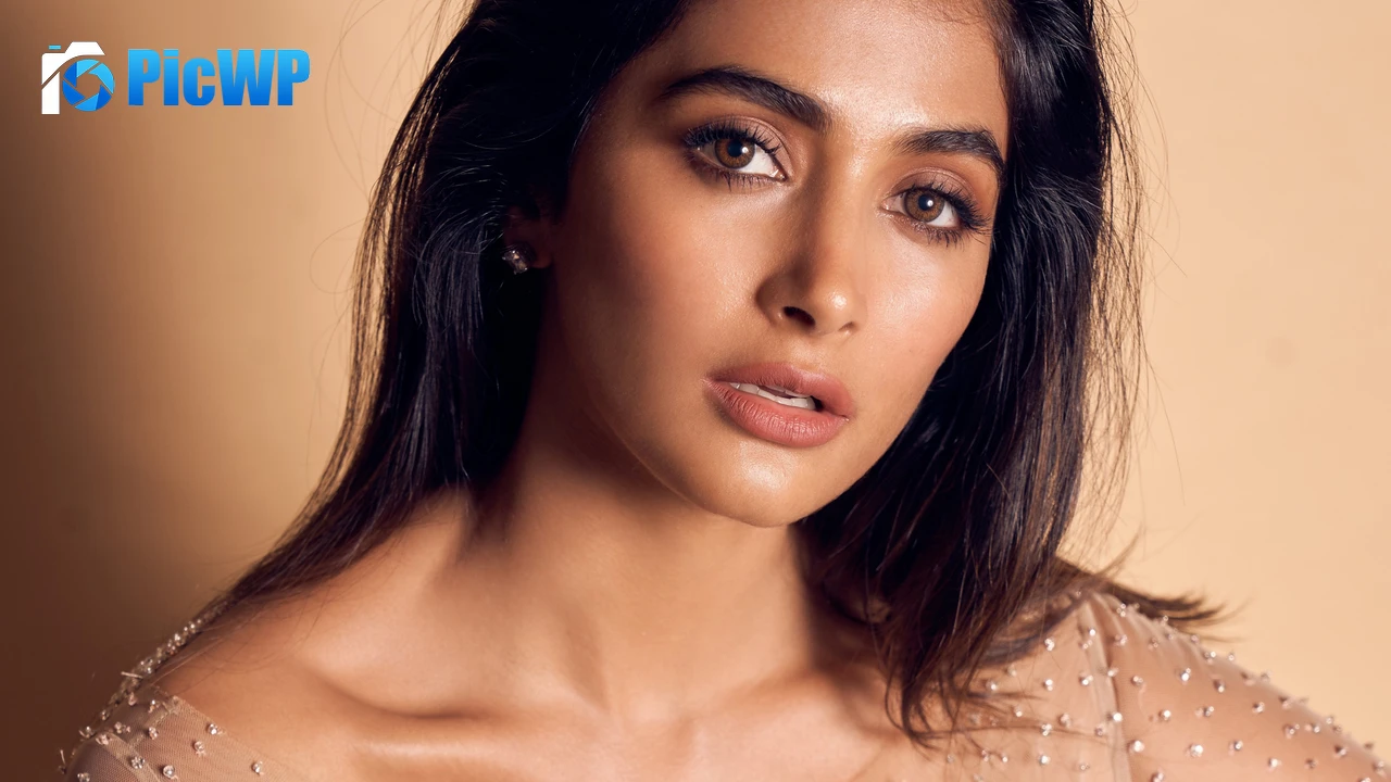 Pooja Hegde 4K PC Wallpaper
