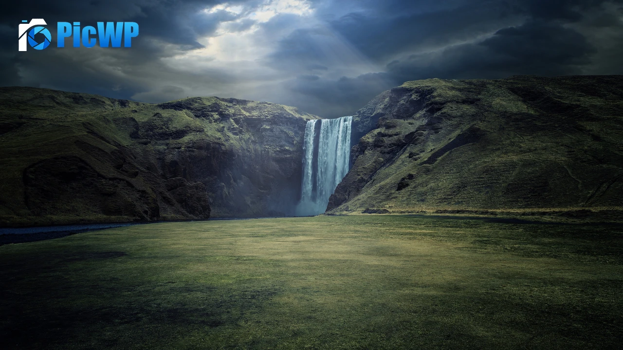 Skógafoss Waterfalls 4K PC Wallpaper