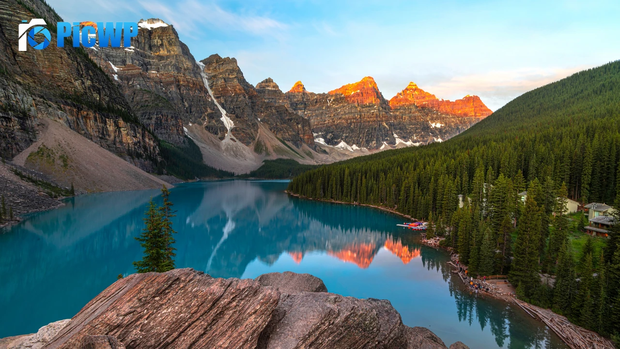 Moraine Lake Valley of the Ten Peaks 4K PC Wallpaper