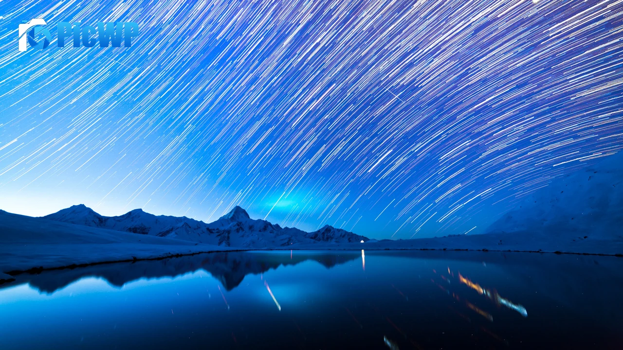Star Trails Astronomy 4K PC Wallpaper