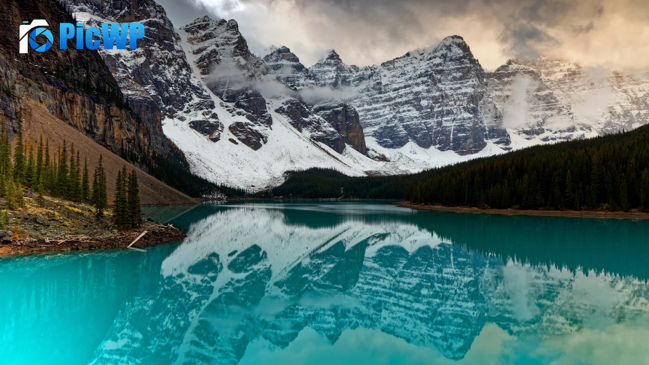 Banff National Park Moraine Lake 4K PC Wallpaper