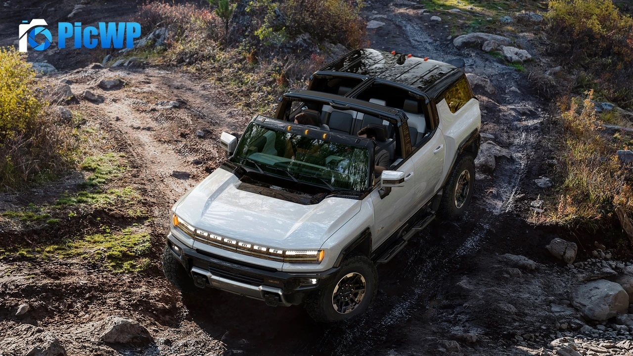GMC Hummer EV Off-Road SUV 4K PC Wallpaper