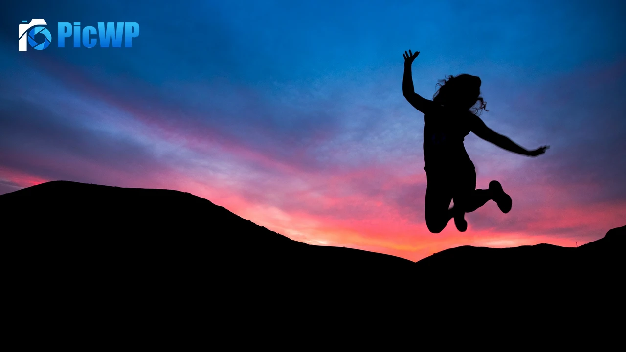 Person Silhouette 4K PC Wallpaper