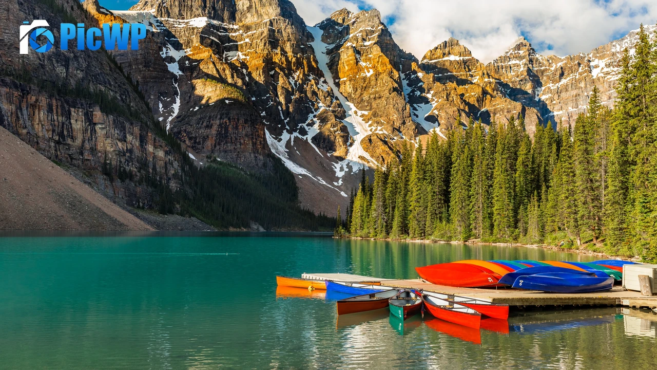 Moraine Lake Kayak boats 4K PC Wallpaper