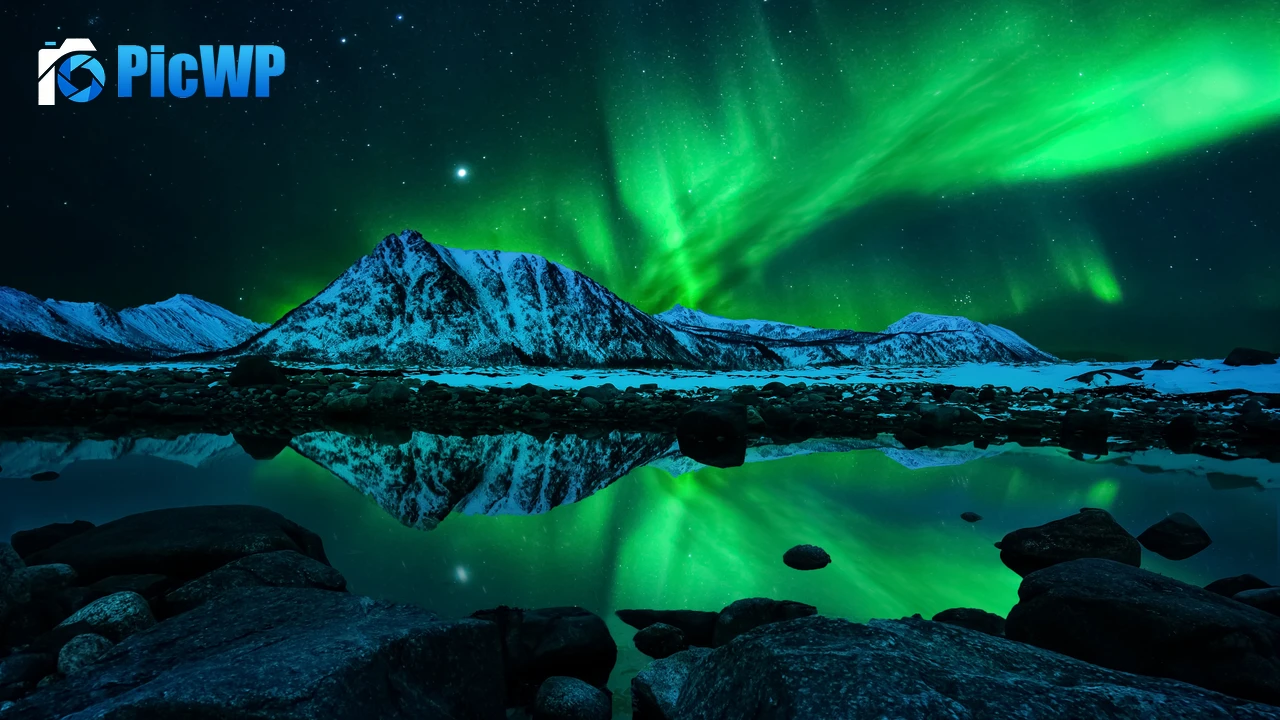 Aurora Borealis Night 4K PC Wallpaper