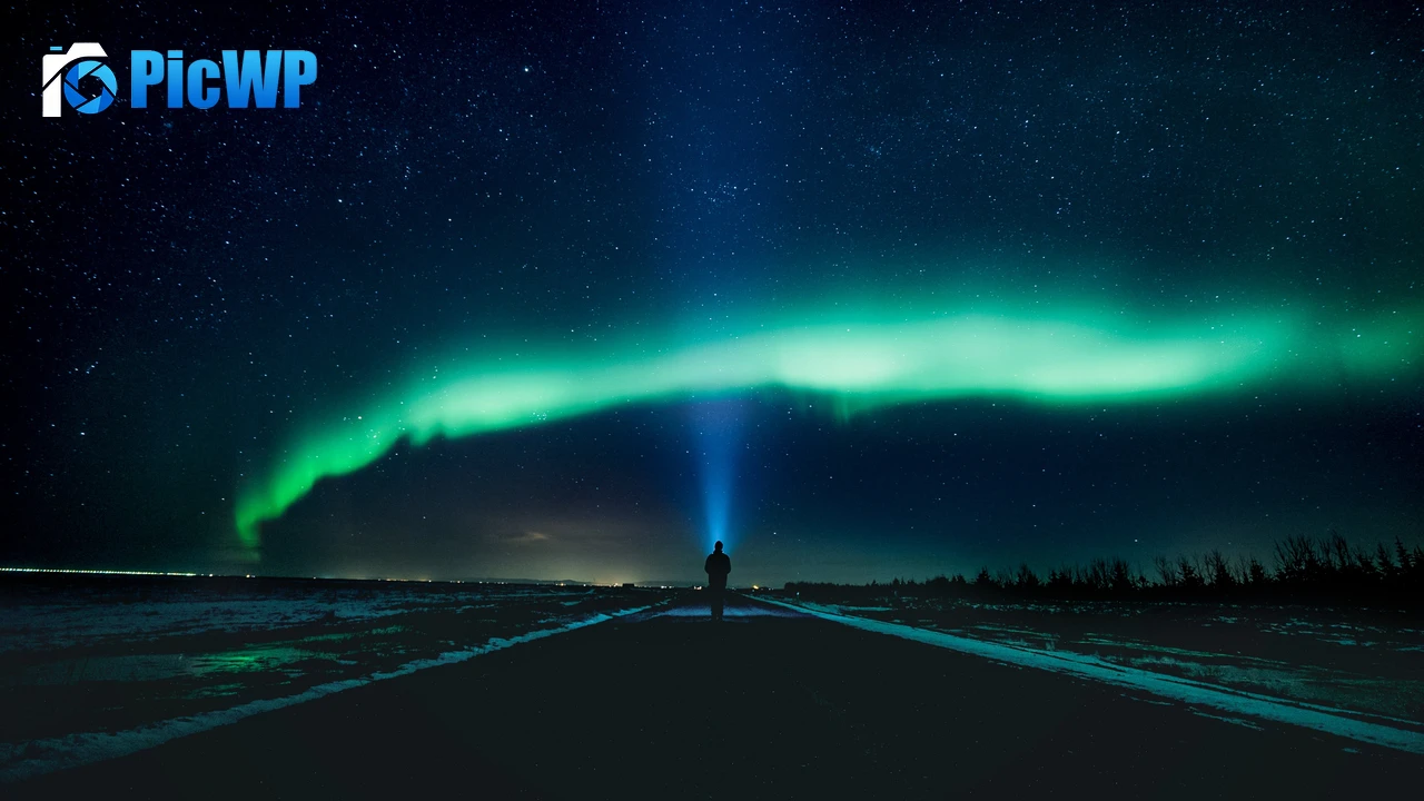 Aurora Borealis Night time 4K PC Wallpaper