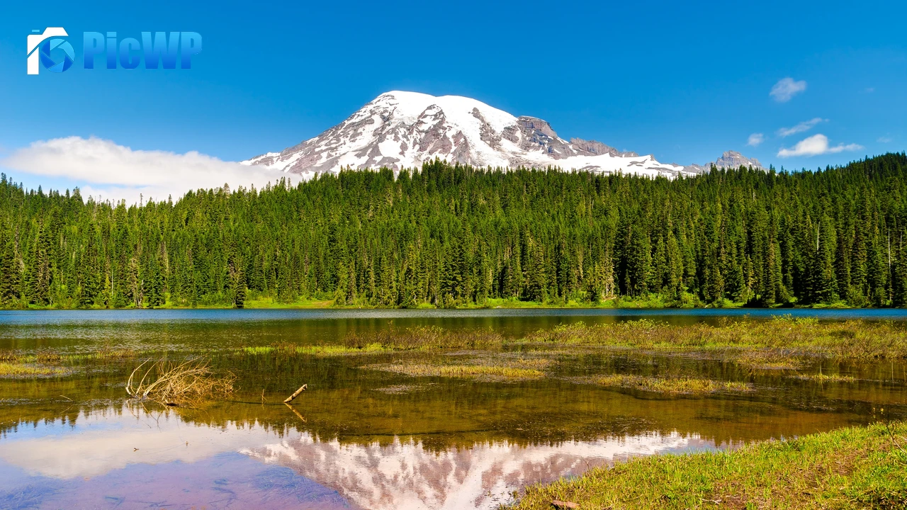 Mount Rainier Volcano 4K PC Wallpaper