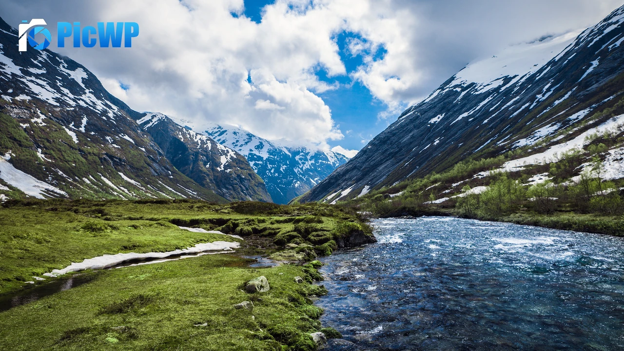 Valley Glacier mountains 4K PC Wallpaper