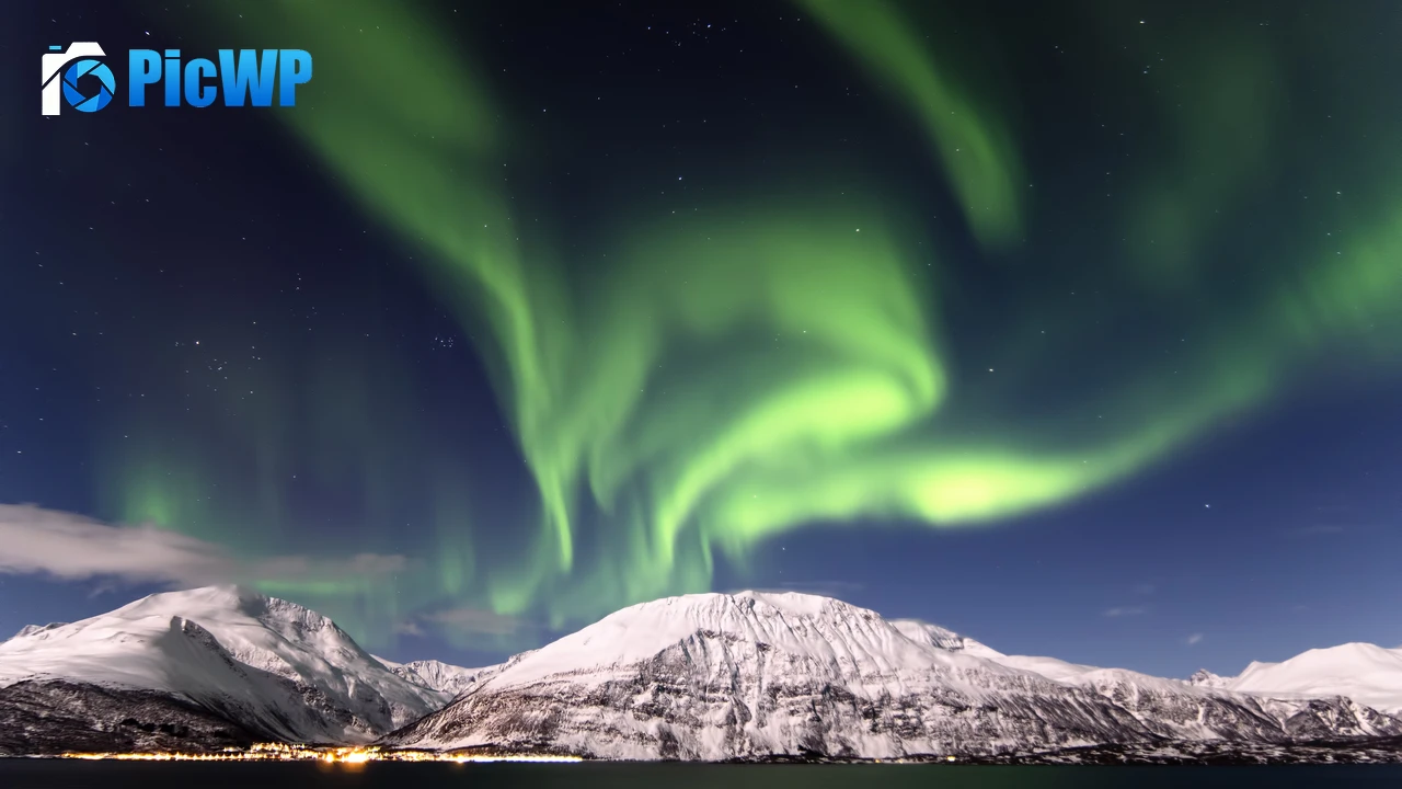 Aurora Borealis Astronomy 4K PC Wallpaper