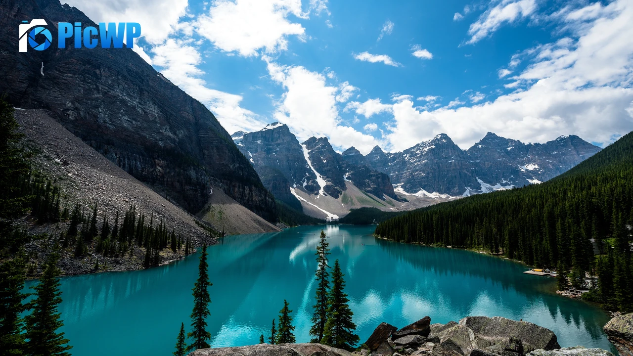 Moraine Lake Canada 4K PC Wallpaper