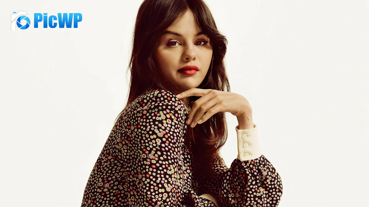 Selena Gomez White background 4K PC Wallpaper