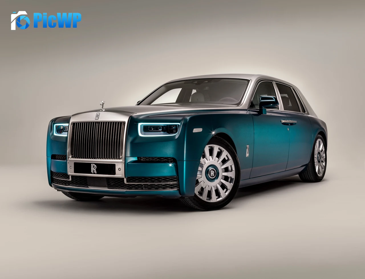 Rolls-Royce Phantom Iridescent Opulence 4K PC Wallpaper