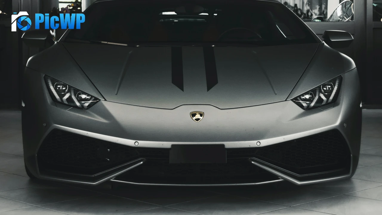 Lamborghini Huracan Monochrome 4K PC Wallpaper
