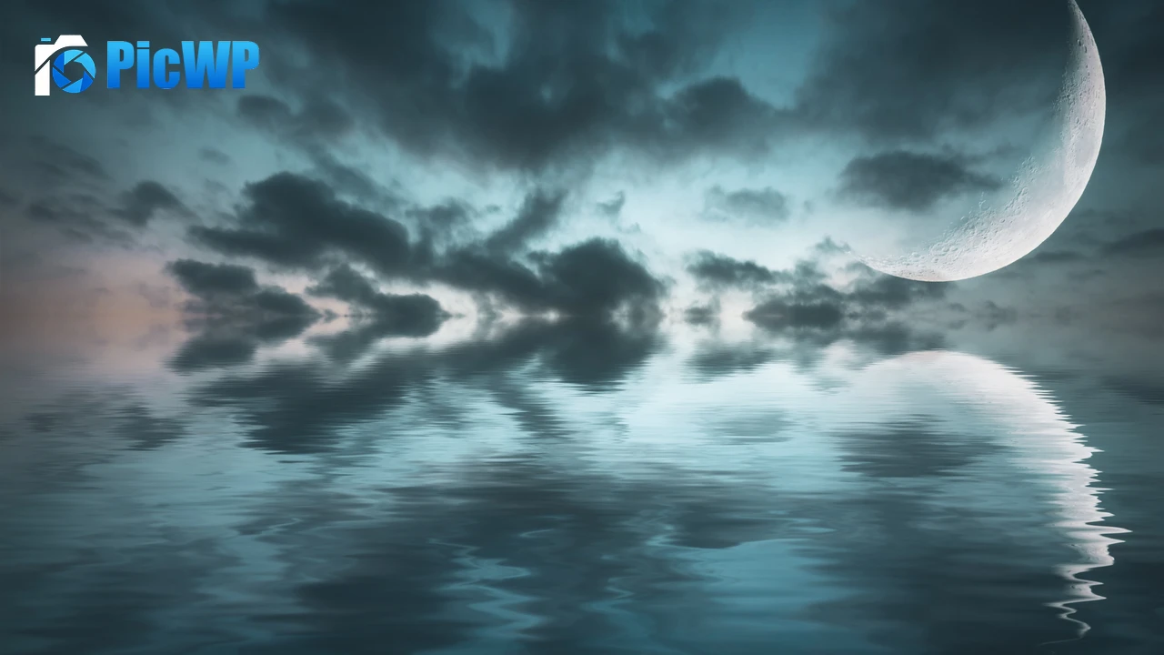 Ocean Crescent Moon 4K PC Wallpaper