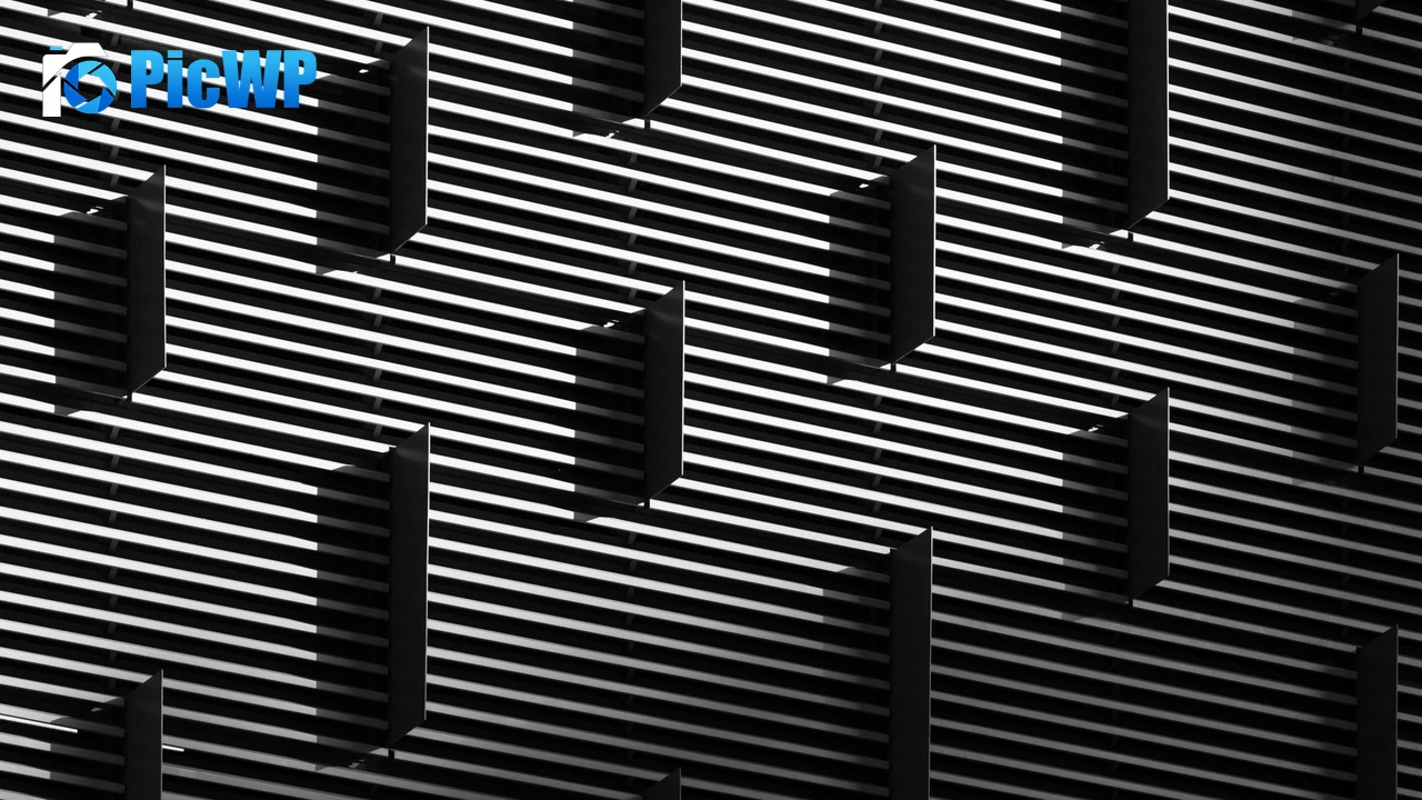 Gray Building Grayscale 4K PC Wallpaper