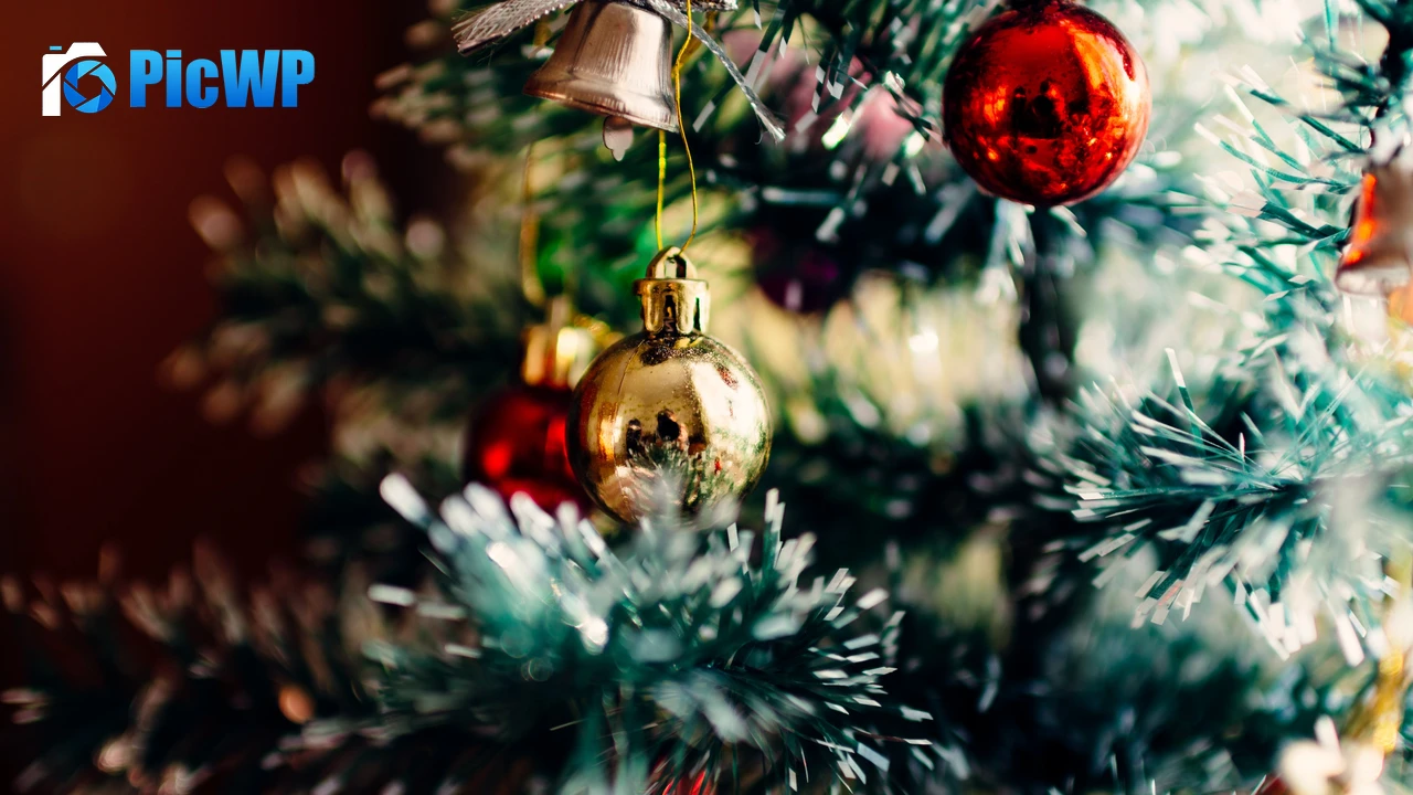 Christmas decoration Christmas balls 4K PC Wallpaper
