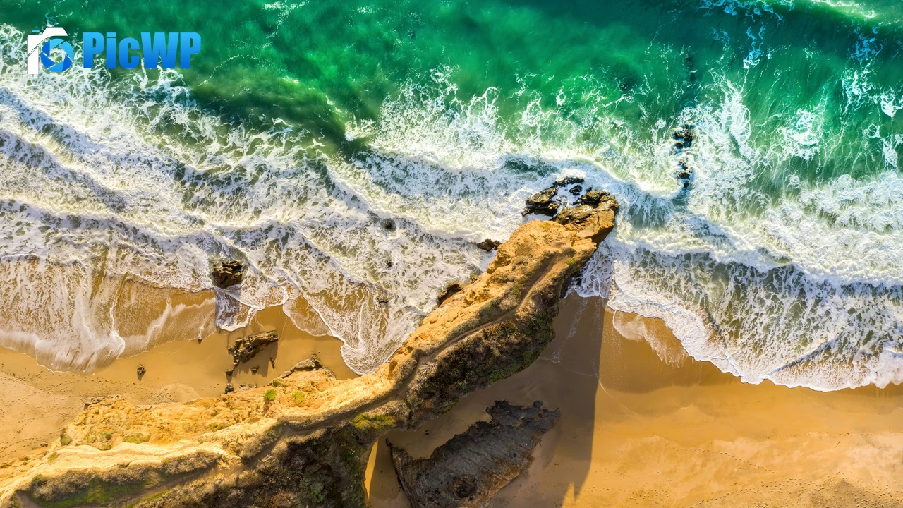 Seashore Aerial view 4K PC Wallpaper