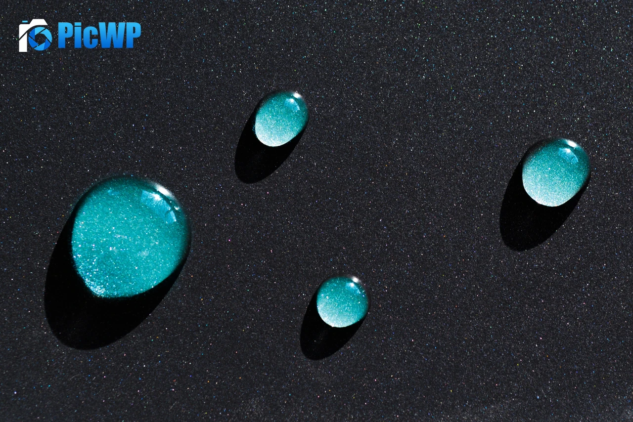 Water drops Blue 4K PC Wallpaper