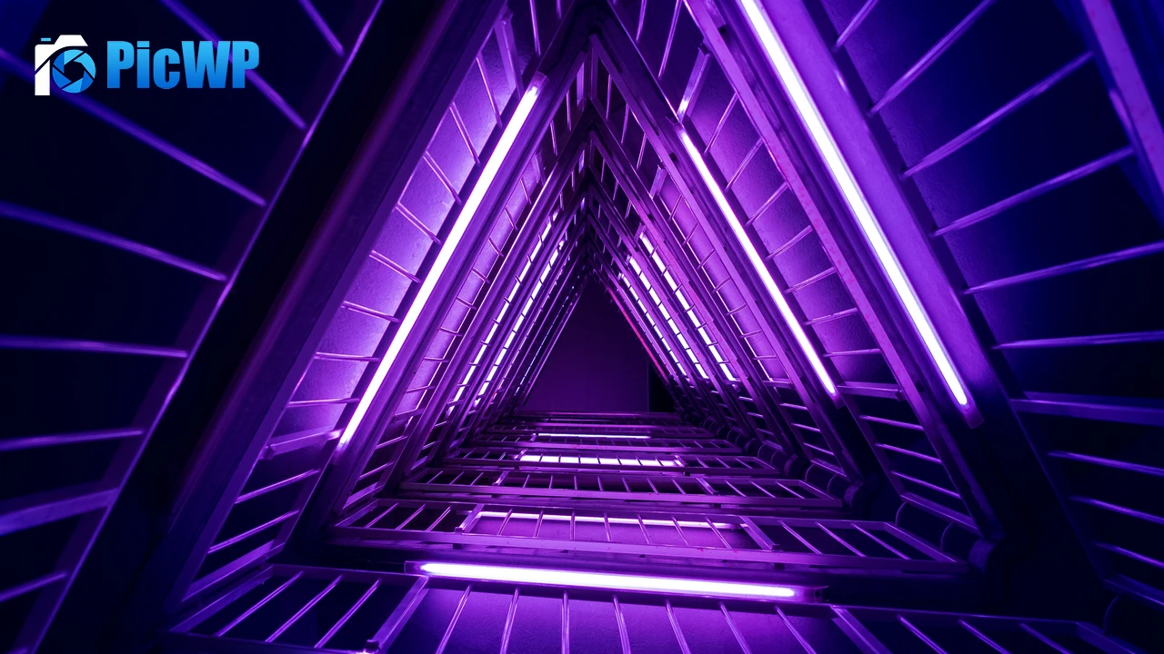 Neon Triangle Purple light 4K PC Wallpaper