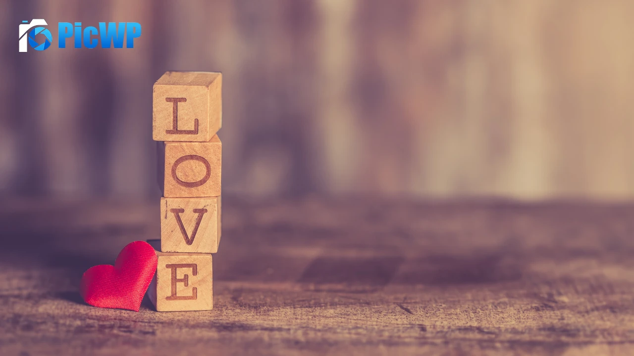 Love heart Wooden Blocks 4K PC Wallpaper