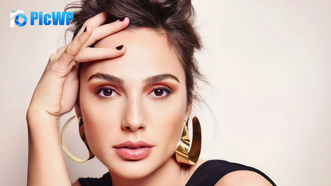 Gal Gadot Portrait 4K PC Wallpaper