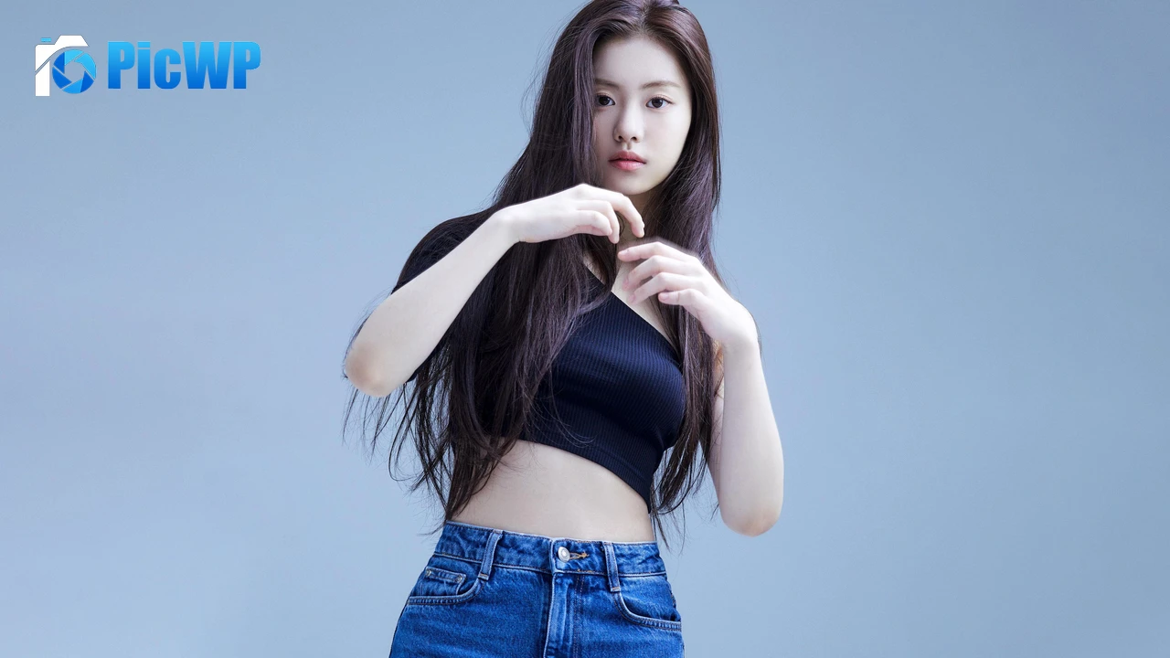 Kim Garam K-Pop singer 4K PC Wallpaper