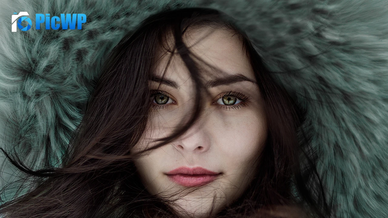 Woman Portrait 4K PC Wallpaper