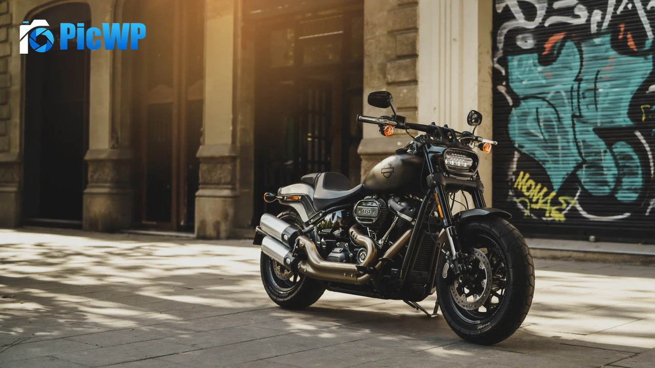 Harley-Davidson Fat Bob Grey Motorcycle 4K PC Wallpaper