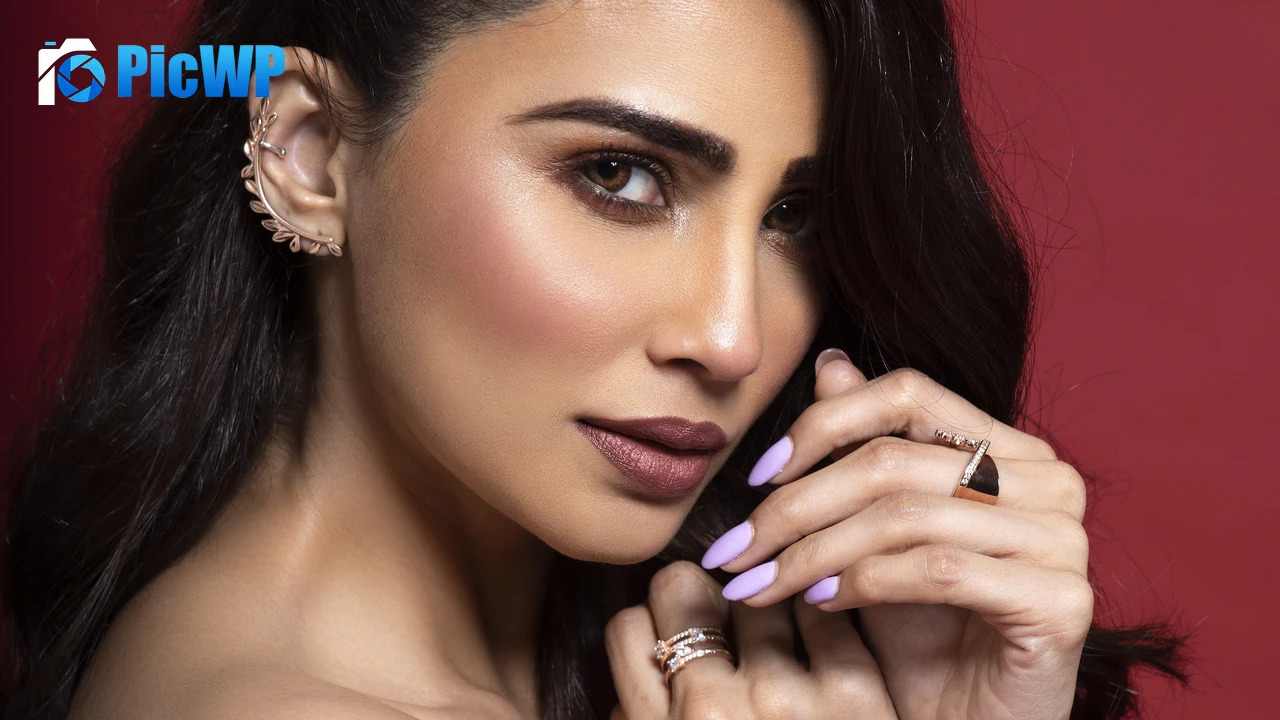 Daisy Shah Bollywood actress 4K PC Wallpaper