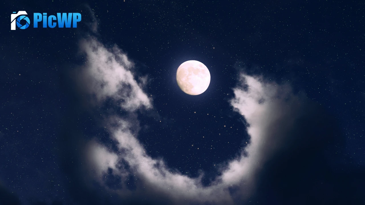 Full moon Clouds 4K PC Wallpaper
