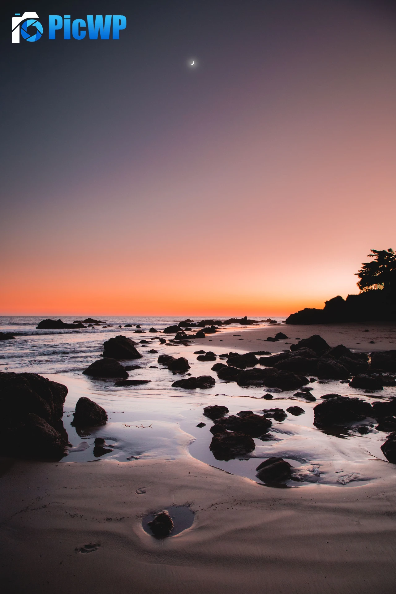 Rocky beach Sunrise 6K Mobile Wallpaper