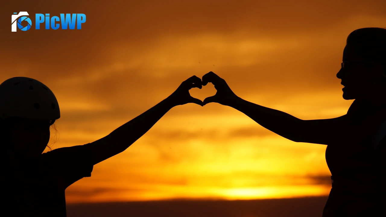 Hands together Silhouette 4K PC Wallpaper