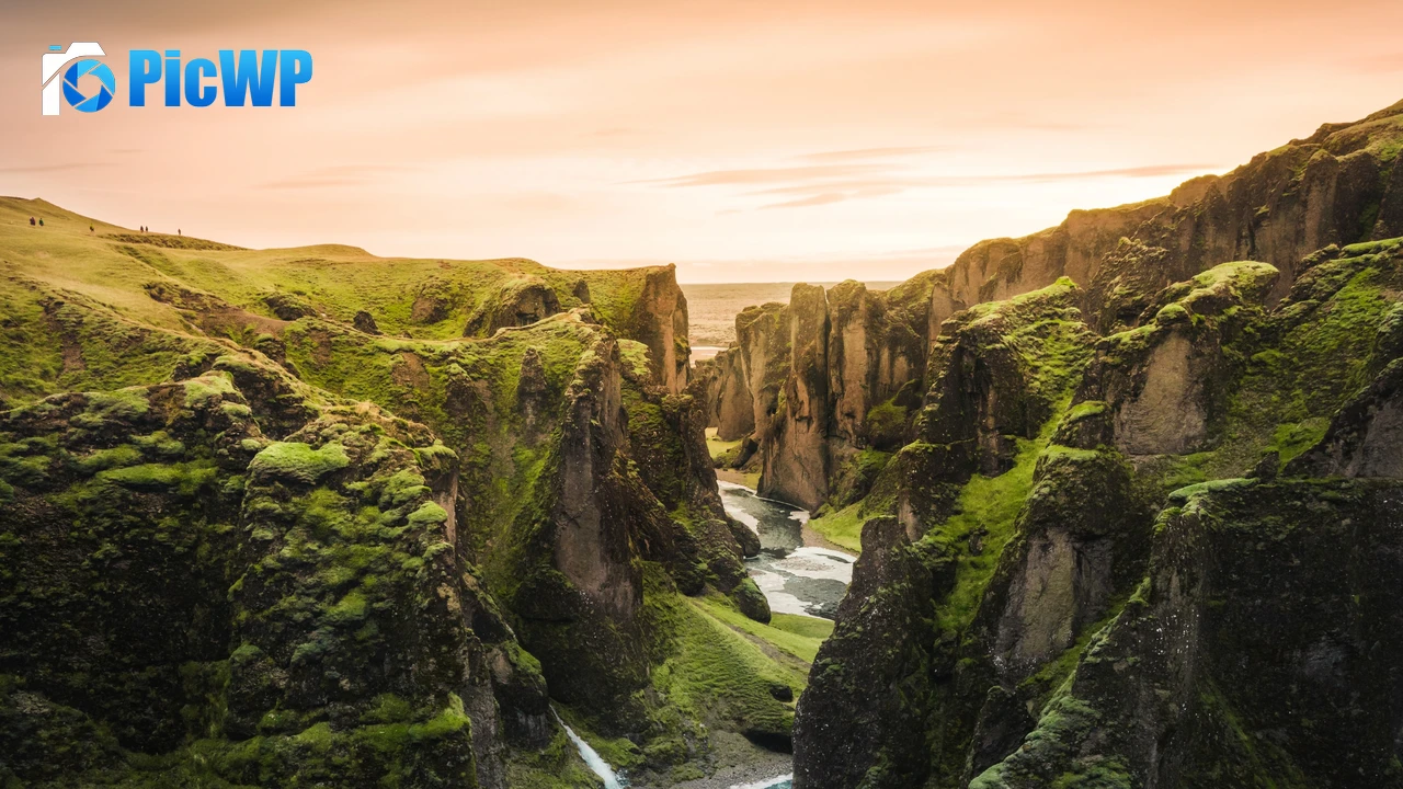 Mountains Cliffs 4K PC Wallpaper