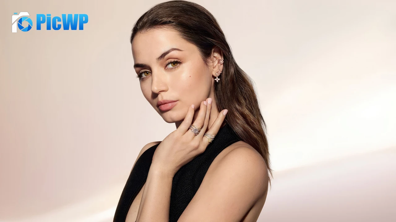 Ana de Armas for Blossom Fine Jewelry Collection 4K PC Wallpaper