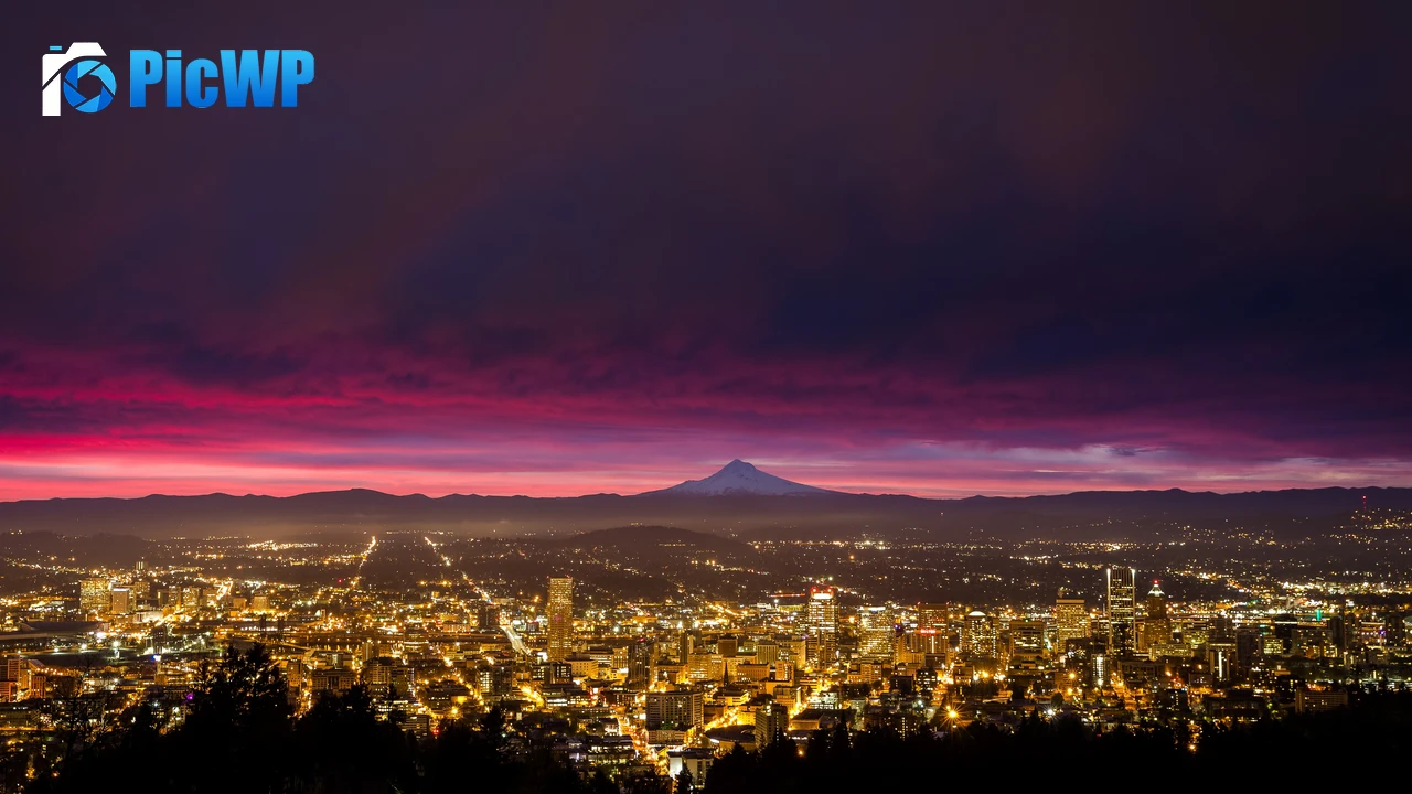 Cityscape Sunrise 4K PC Wallpaper