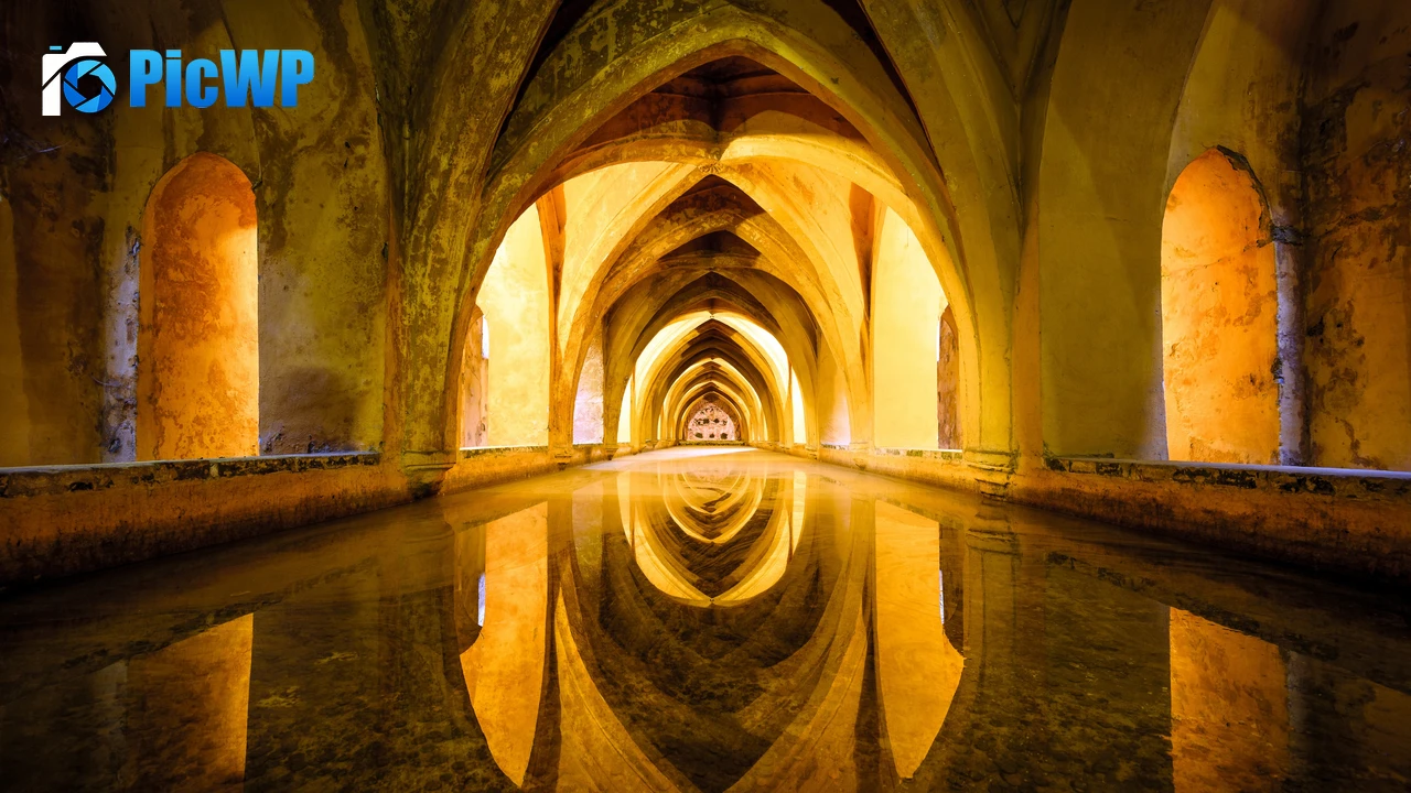 Ancient architecture Real Alcazar of Seville 4K PC Wallpaper