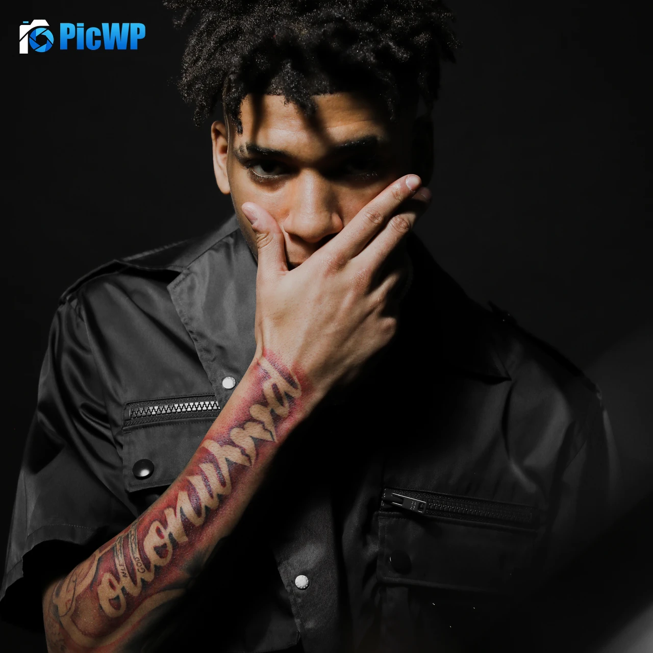NLE Choppa Dark background 5K Fold Wallpaper