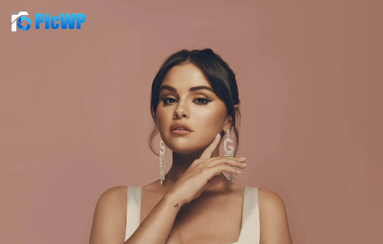 Selena Gomez Peach background 6K PC Wallpaper