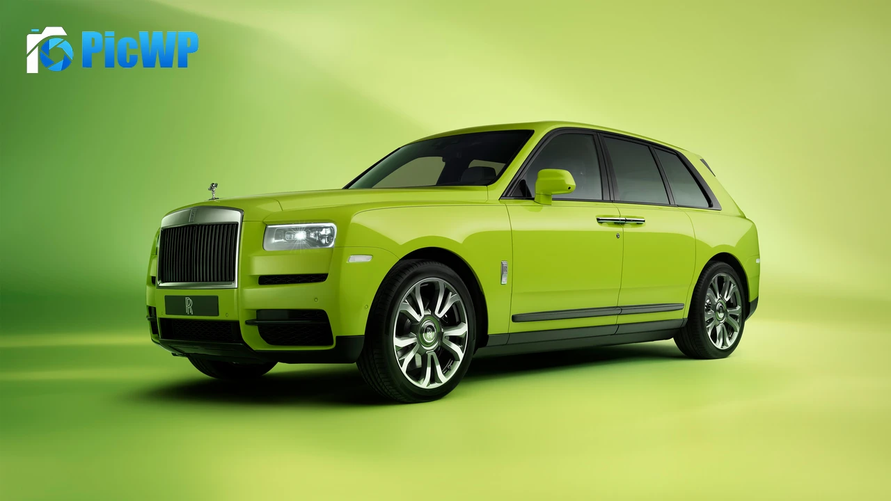 Rolls-Royce Cullinan Lime Green 8K PC Wallpaper